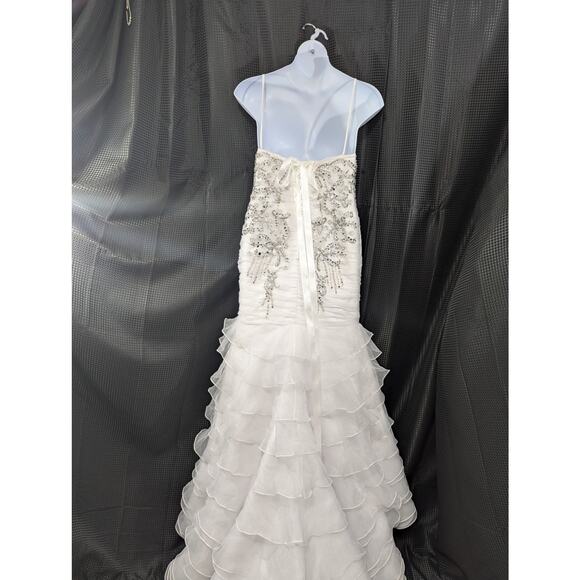 VENUS & BELLA! LUXE WHITE SCALLOPED LAYERS, JEWELED BODICE WEDDING GOWN! SZ 14 - Picture 8 of 15